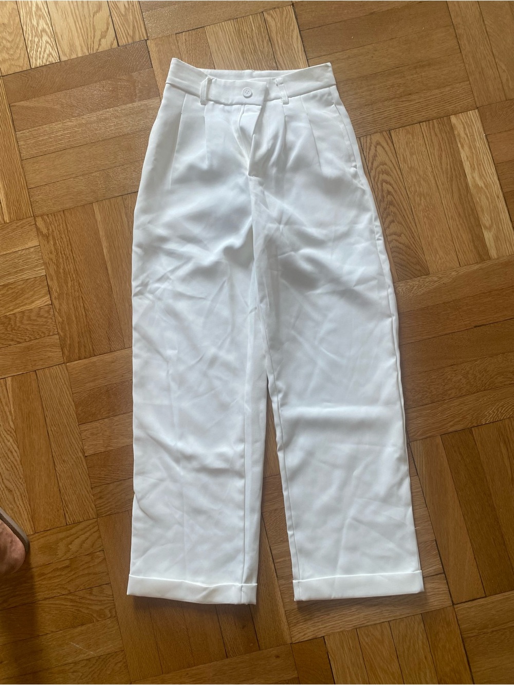 Tailored White High-Waist Pleated Wide-Leg Pants